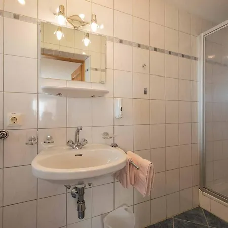 Gaestehaus Haus Barbara Апартаменти Нойштіфт-ім-Штубайталь